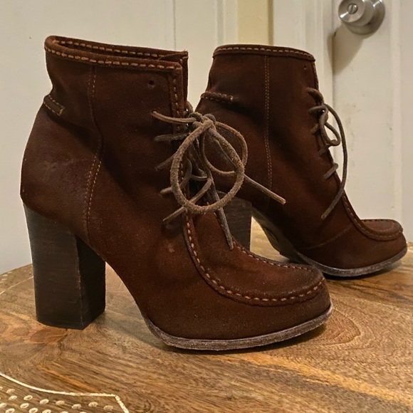 Frye Parker Moc Heeled Ankle Bootie Distressed Oil Rubbed Suede Lace Up - Picture 13 of 16